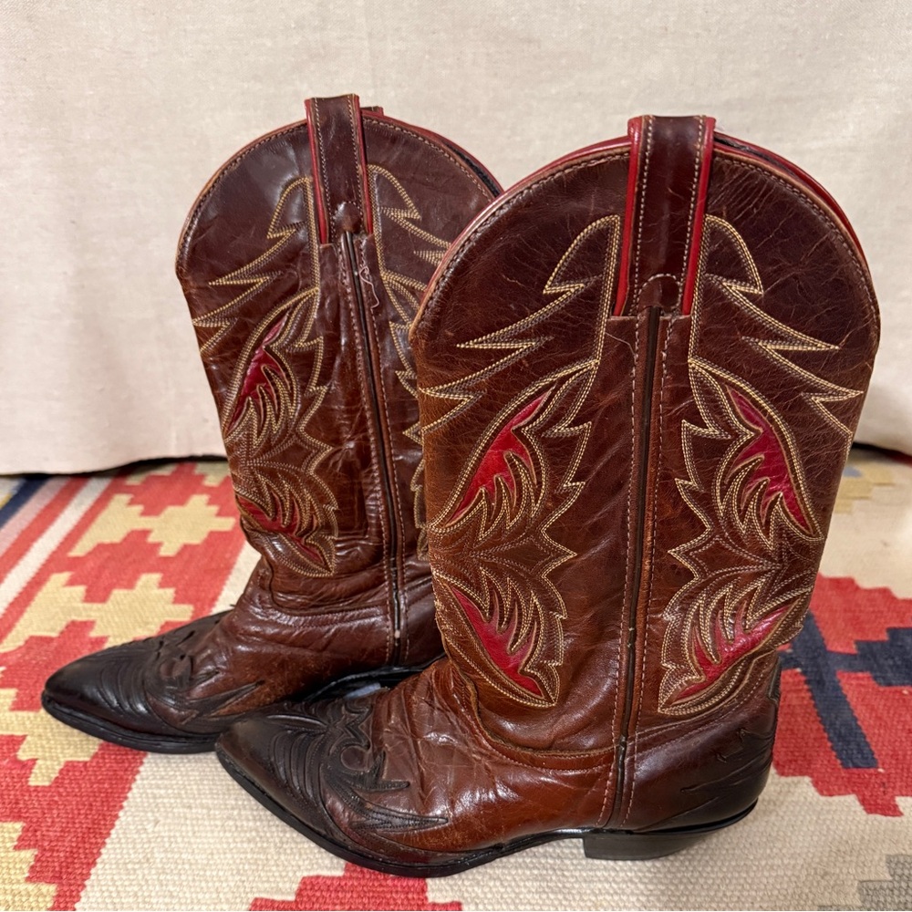 Classic Brown Leather Women's Heeled Cowboy Boots with Red Stitching